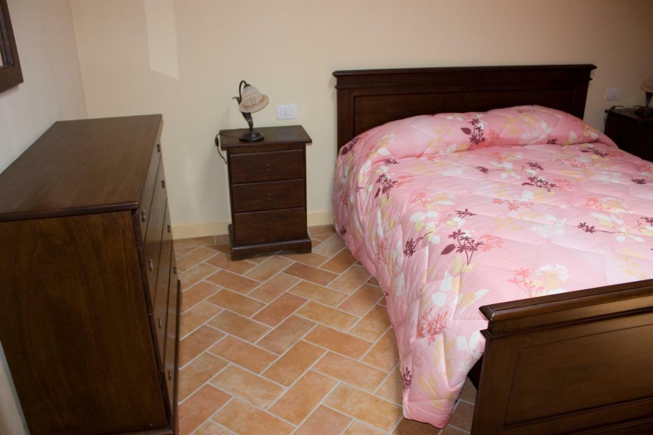 Aparthotel Borgo di Gramugnana Usigliano Esterno foto