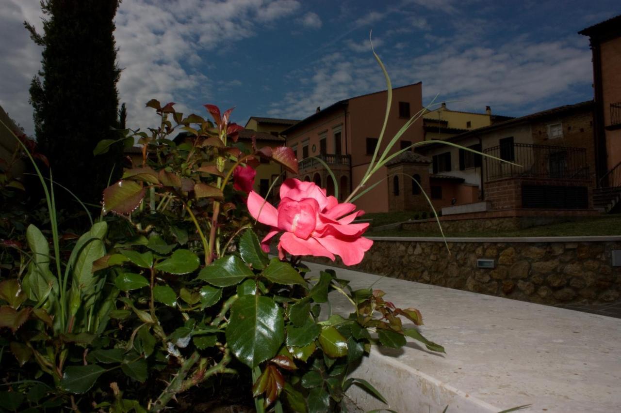Aparthotel Borgo di Gramugnana Usigliano Esterno foto